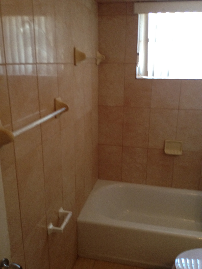 BUCH_6133_UNIT1_BATHROOM_1984_edited-1 (1)