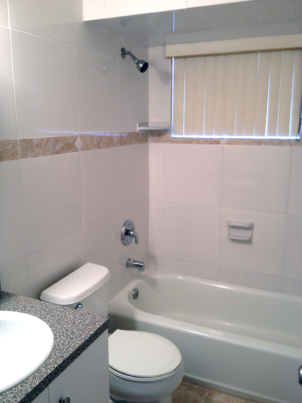 BUCH_6135_BATHROOM_2794_edited-2