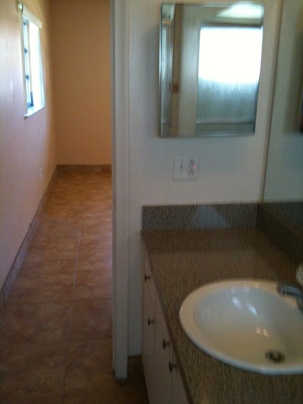 BUCH_6135_UNIT2_BATHROOM_0607_edited-1